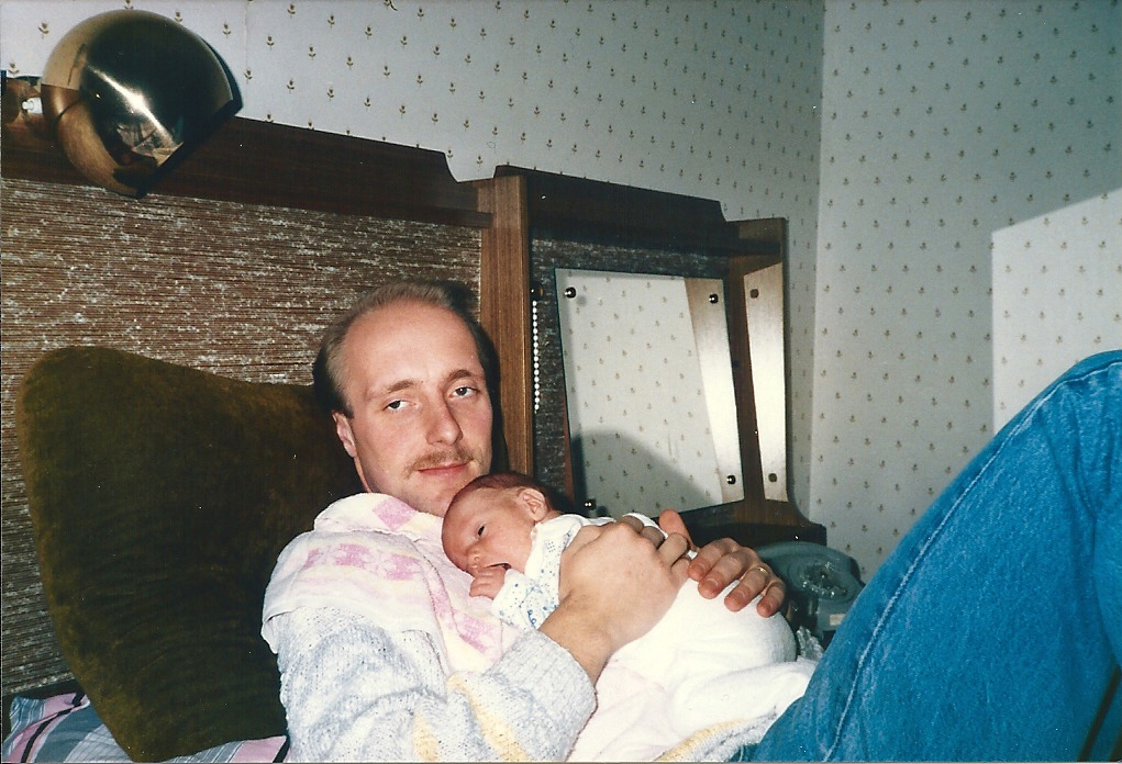 En av de första bilderna på mig och min pappa. Mars 1986.